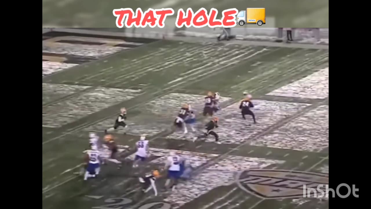 TRACK STAR UNTOUCHED👟💨 #FOOTBALLHIGHLIGHTS #football #kickreturn #toledo #buffalo #cfb