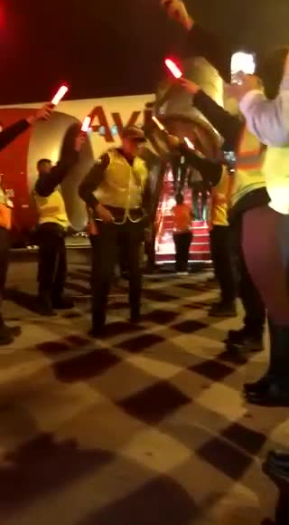 Egan Bernal llegó en la noche del lunes a Bogotá