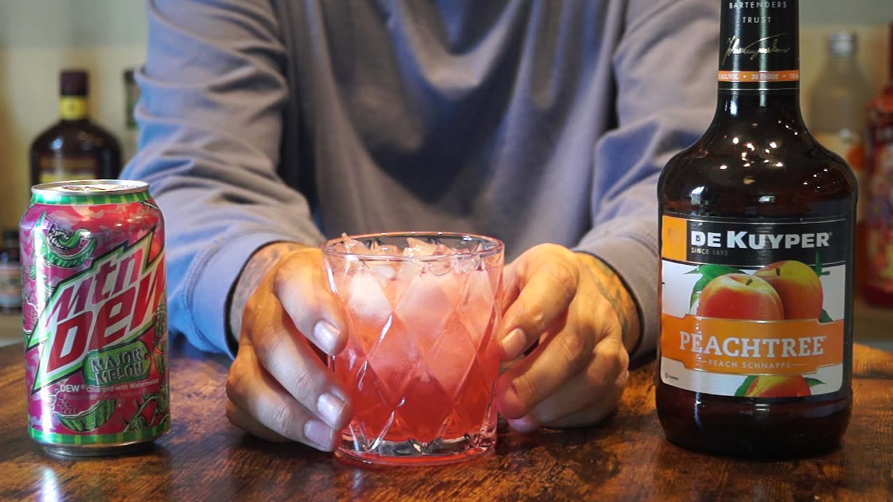 DeKuyper Peachtree Peach Schnapps & Mtn Dew Major Melon