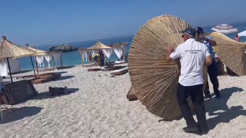 Heqja e cadrave ne plazh