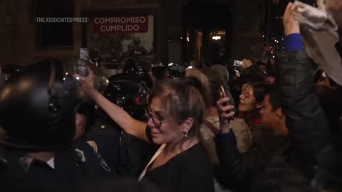 Clash at Mexico Senate: Protesters vs. Police in Judicial Reform Turmoil