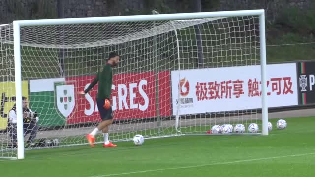 'Betrayed' Ronaldo trains with Portugal in Oeiras ahead of trip to Qatar|2022 World Cup|Man United