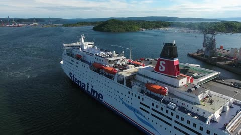 Sea water and crowded ship