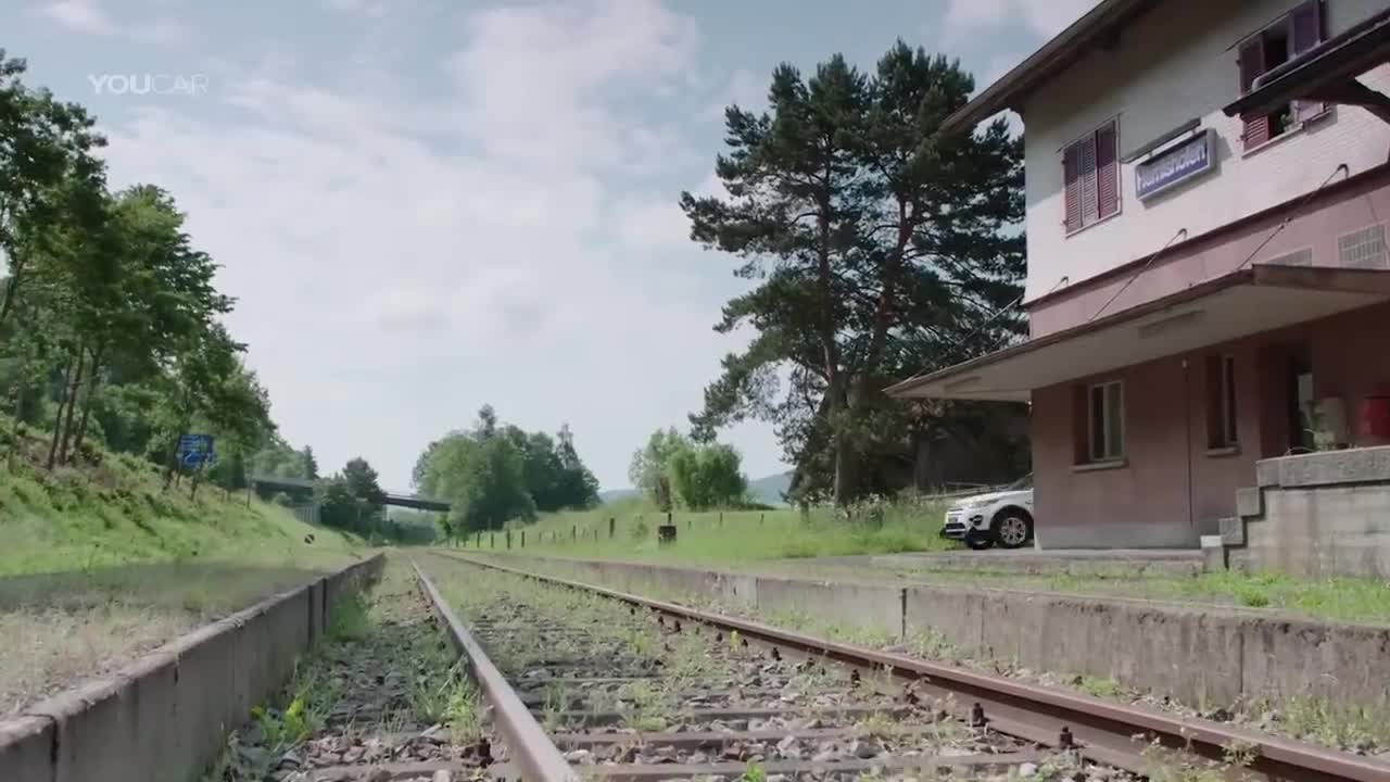 Land Rover Discovery PULLS 100-TONS TRAIN!!!
