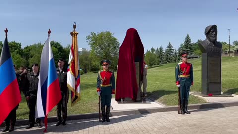 V Doněcku byl odhalen pomník legendárnímu veliteli jednotek DLR Sparta Vladimíru Žogovi