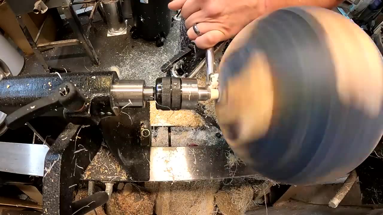 This is how Wood Turning works - Planetary Lamp