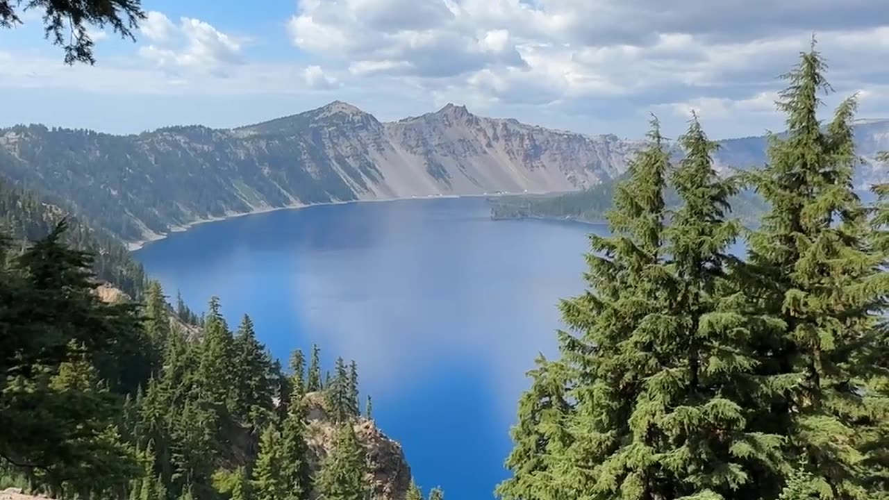 A Perfect Paradise: Life in a Mountain Beach 2 - Splendid Nature - Harmonious Scenery