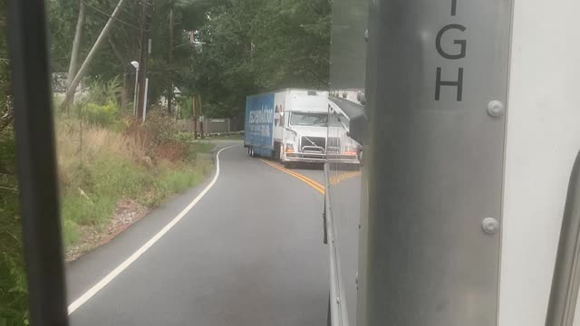 Some badass tractor trailer driving with the big bunk!