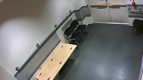 1657HQOB02PrisonerProcessingLobby_2021-01-06_05h20min00s393ms.mp4
