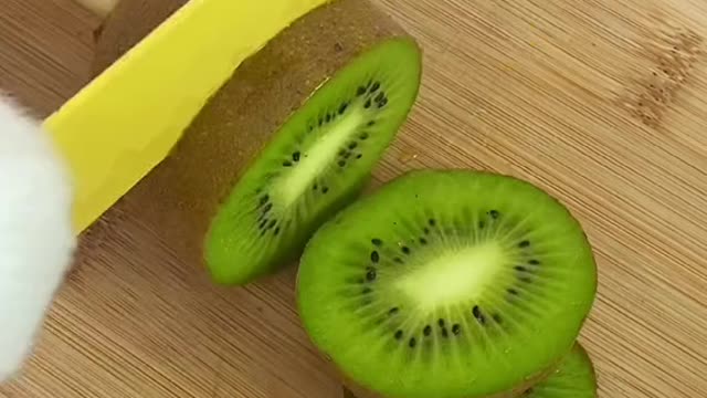 It’s time for some kiwi jello!