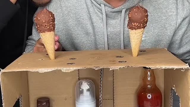 Le mieux entre la Chantilly au Caramel et de la sauce Piment Hot avec une bonne Glace 😡😂1