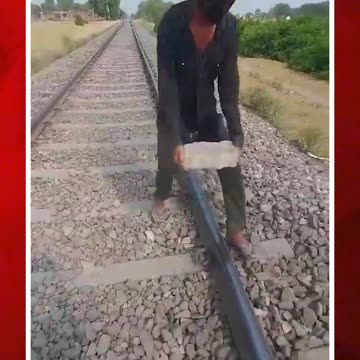 వైరలయ్యేందుకు ప్రజల ప్రాణాలతో చెలగాటం!| #ytshots #viralvideo #youtuber #trending #short| FBTV NEWS