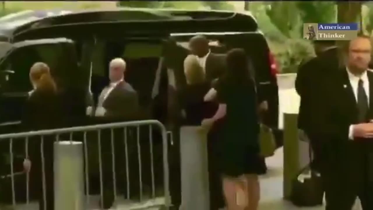 HILLARY CLINTON HAS A SEIZURE: Secret Service THROWS HER IN THE VAN!