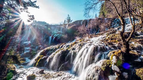 The waterfall delay Spectacular waterfall