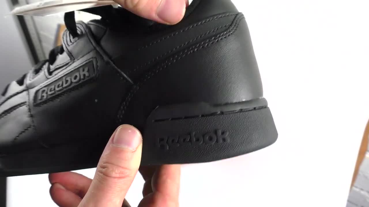 Кроссовки Reebok Workout Plus