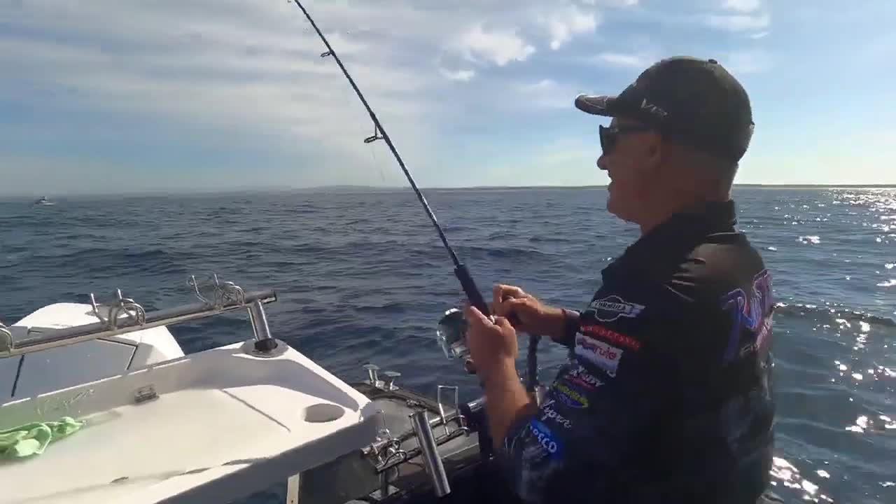 GIGANTIC BLUE FIN TUNA! Fishing Reel Time