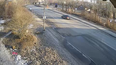 Опрокинулся внедорожник