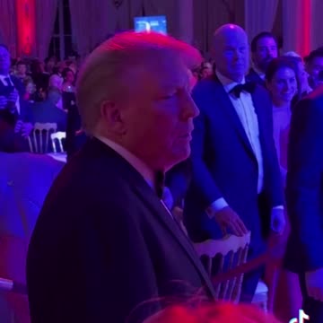 Lots of LOVE 💝 for our great President Trump!