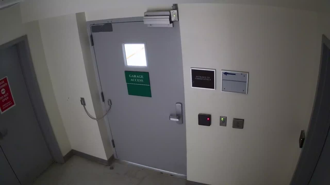 5180CHOBBANorthLobbyStair8_2021-01-06_07h00min02s507ms.mp4