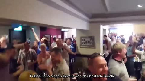 Fußballfans singen bereits in ukrainischen Bars über die Kertsch-Brücke. Sie haben übersungen