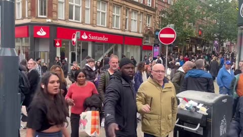 Real English Men decide to have a word with Terrorists in Leeds yesterday