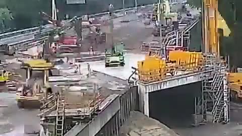 Netherlands - They built a tunnel under a highway in ONE weekend!