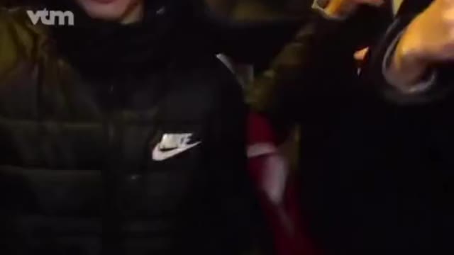 Marokkanische Fußballrandalierer Randalieren Nach Gewonnenen WM-Spiel