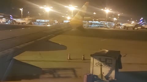 Boeing 737 MAX 8 PR-XMT antes de decolar de Guarulhos para Manaus no voo Gol 1630