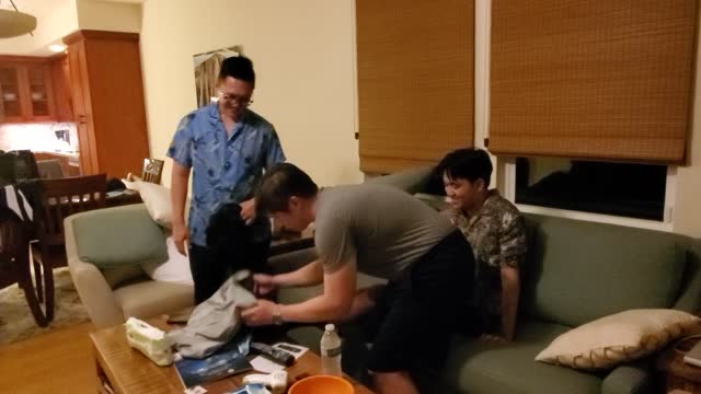 No 🤮 pants