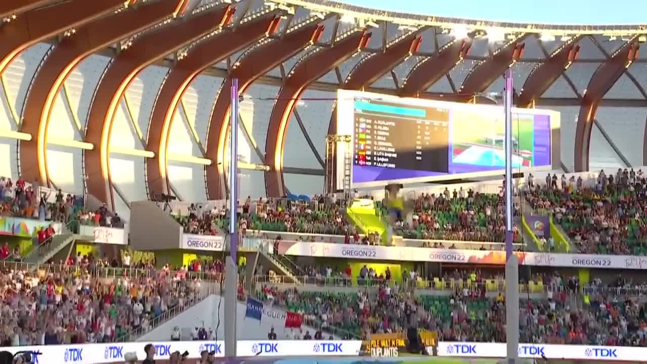 WORLD RECORD - Mondo Duplantis clears 6.21m _ World Athletics Championships Oregon 22