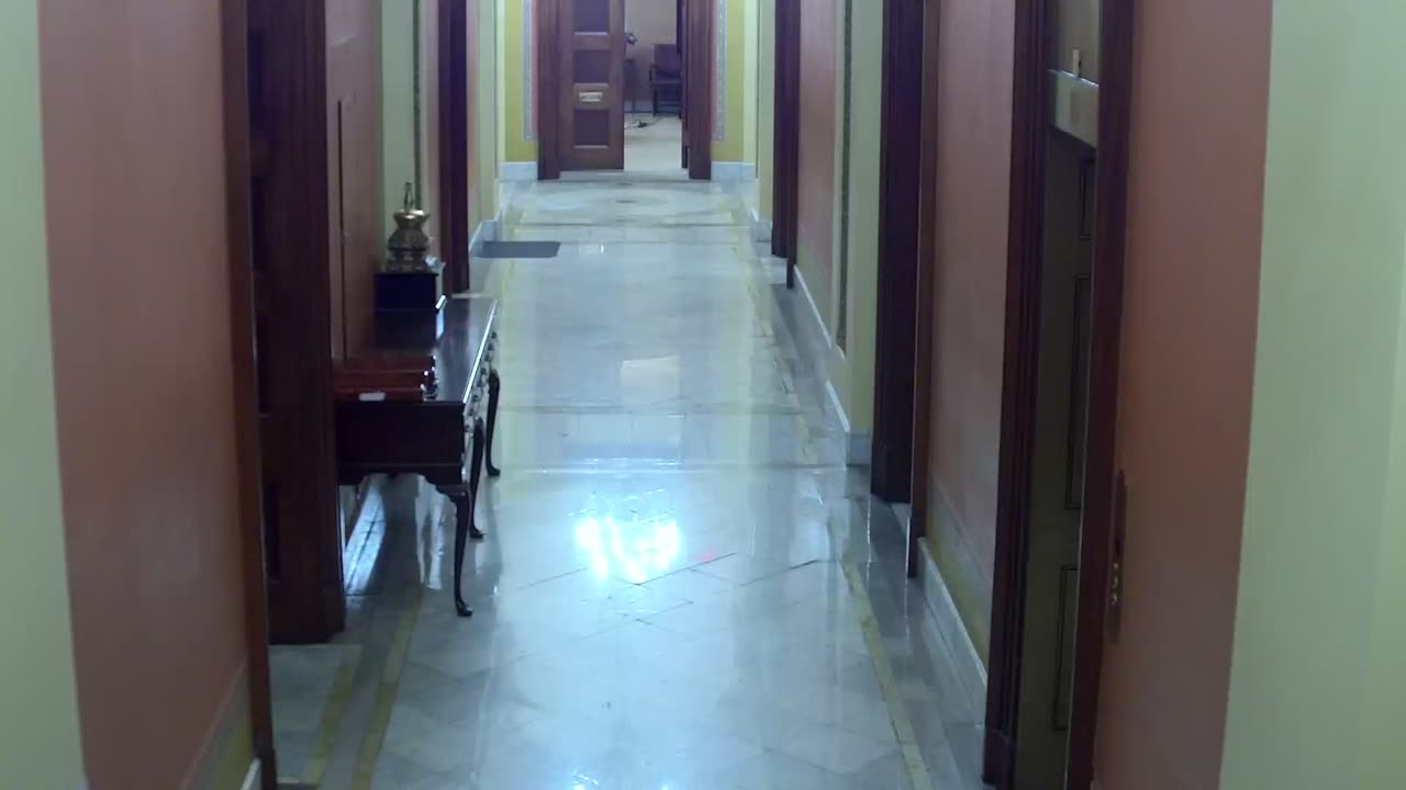 0263USCH02H227Hallway_2021-01-05_20h00min01s190ms.mp4