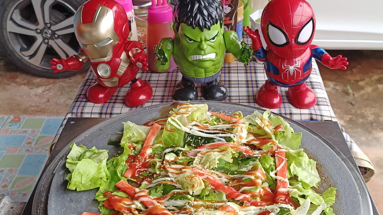 💥 | Unleash Superhero Flavors: Subscribe for Hulk, Iron Man & Spiderman-Inspired Black Crêpes!