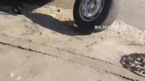 Tá porra e assim que tira pneu de carro 🤣🤣🤣