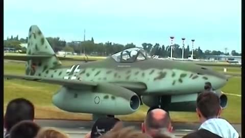 Messerschmitt Me 262 "Schwalbe" - First Flight Over Berlin after 61 Years, Historical Footage!