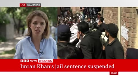 Imran Khan: Jail term suspended for Pakistan's former leader - BBC News