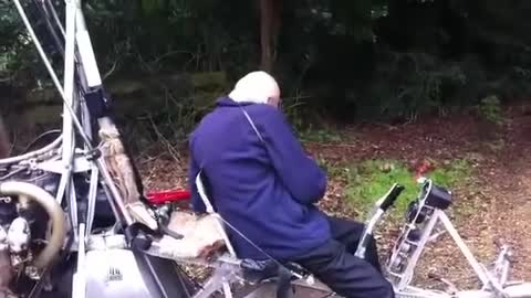 Amazing brave old man 🤷🏻‍♂️🥸⛔️🟥😂