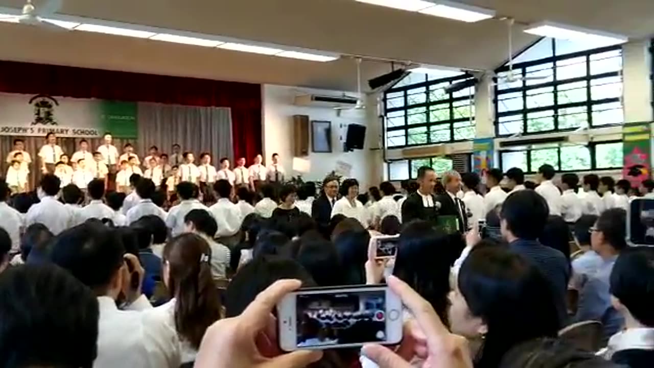 YEAR 2018 Graduation: P.6 Auld Lang Syne