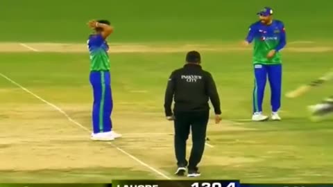 Cricket me ye kya ho raha h