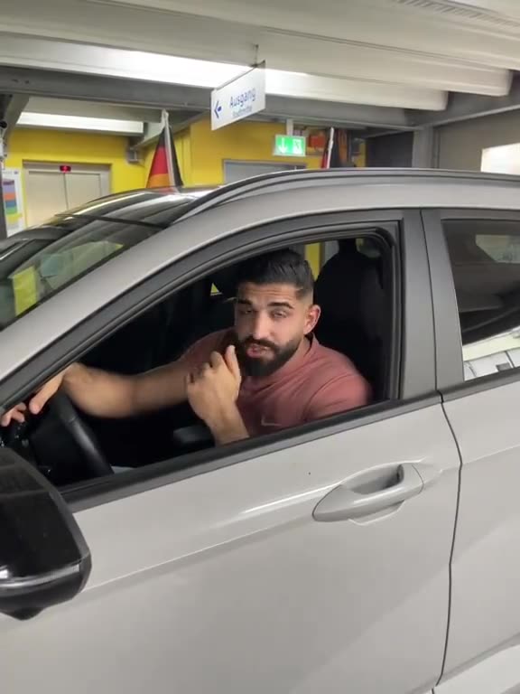 Er hat eine Botschaft an alle Menschen in Deu