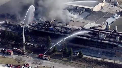 🚨#Warning:Huge explosion with fire at an industrial metal facility in Bedford, Ohio