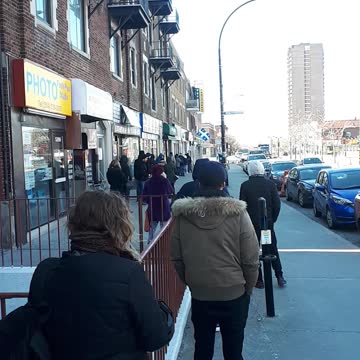 Long Line Spotted At Montreal SQDC On 4/20