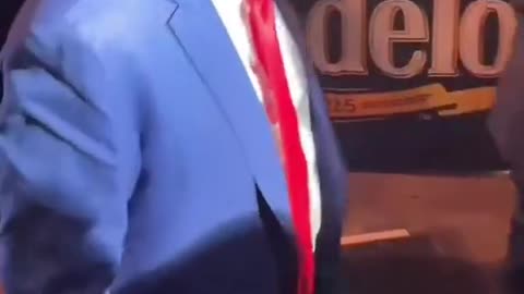 How Donald Trump got booed at a rally.