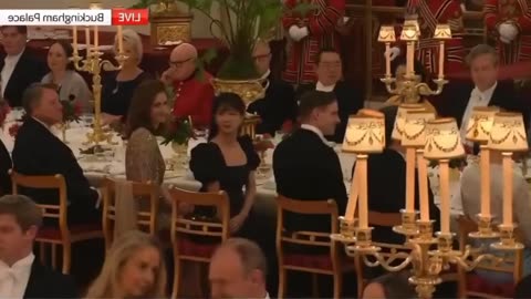 Jennie, Jisoo, Lisa and Rose so funny at the Buckingham Palace.