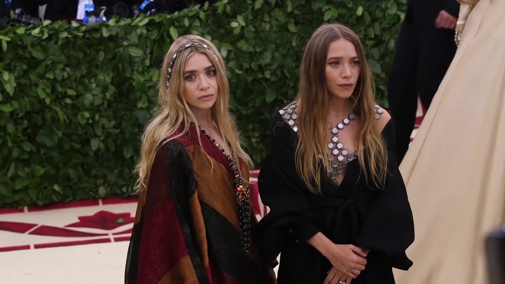 Mary-Kate and Ashley Olsen gave heartfelt speech to make amends with 'Full House' cast after Bob Saget's death