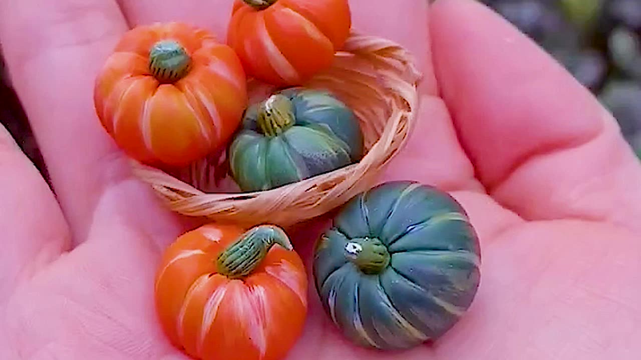 What a shock! This pumpkin is actually made of clay