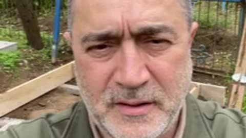 In cimitirul din sat, cu grija pentru înaintașii mei