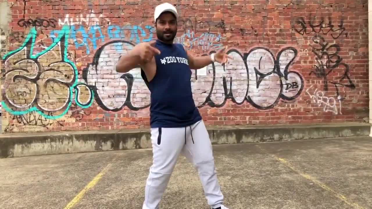 Choreographer Shows Cool Dance Moves While Performing For Challenge