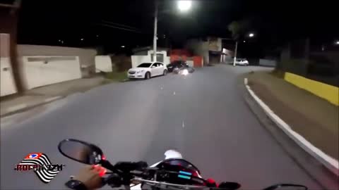 police motorcycle chase