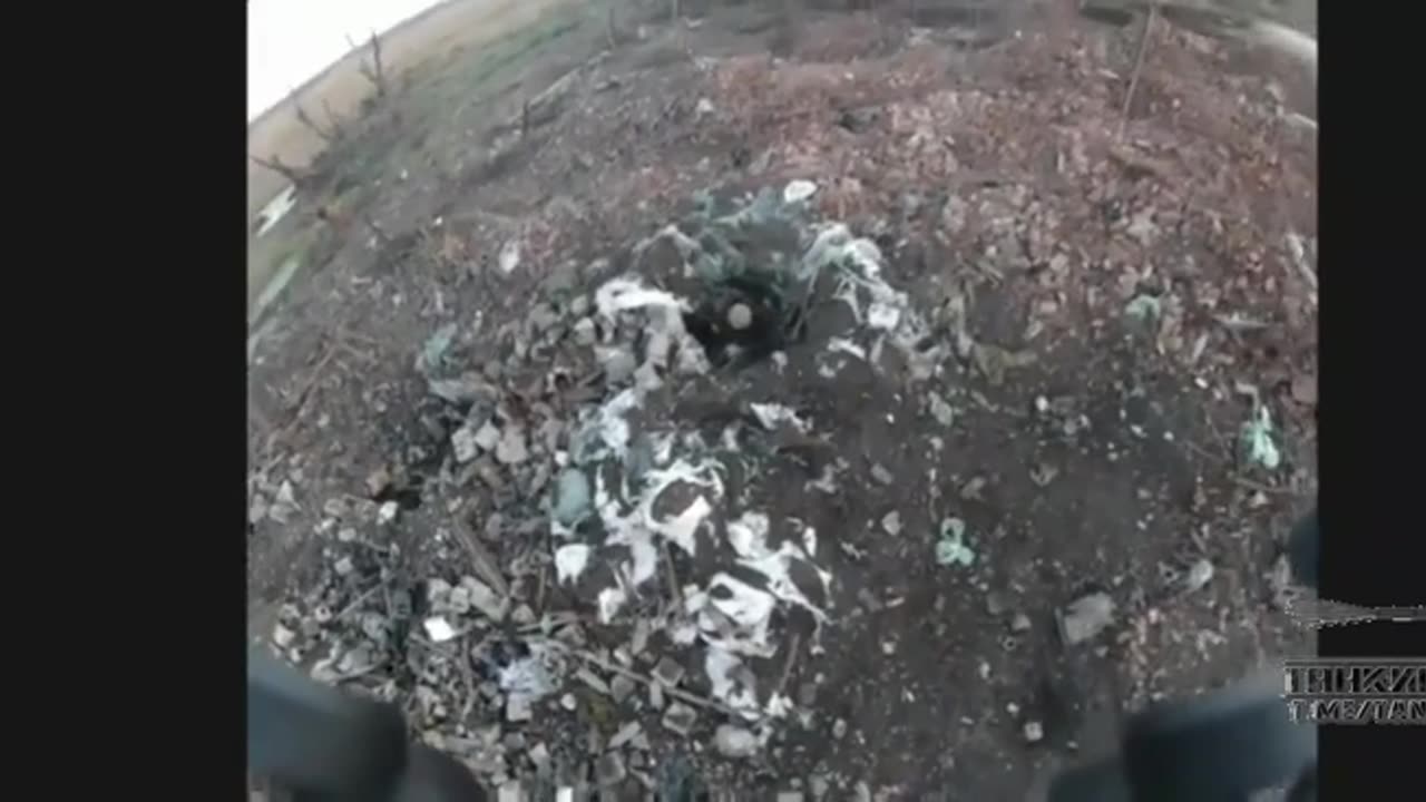 🚁🇷🇺 Russia Ukraine War | Drone Drop into Ukrainian Dugout | RCF