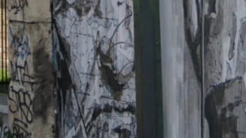 ΟΡΘΟΔΟΞΗ ΑΝΤΕΠΙΘΕΣΗ ΣΕ ΚΙΝΑΙΔΟ ΠΟΥ ΕΙΧΕ ΣΗΜΑΙΑ ΤΗΣ ΥΠΕΡΗΦΑΝΕΙΑΣ!!!